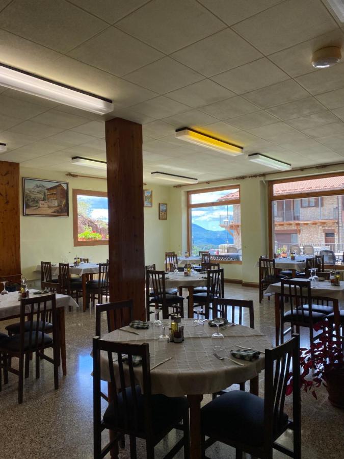 Hostal Alt Llobregat Castellar De N'Hug Exteriör bild