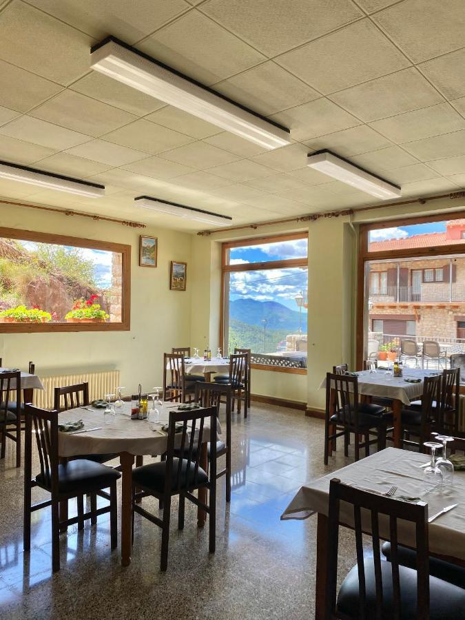 Hostal Alt Llobregat Castellar De N'Hug Exteriör bild