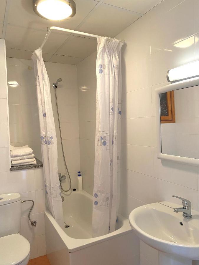 Hostal Alt Llobregat Castellar De N'Hug Exteriör bild