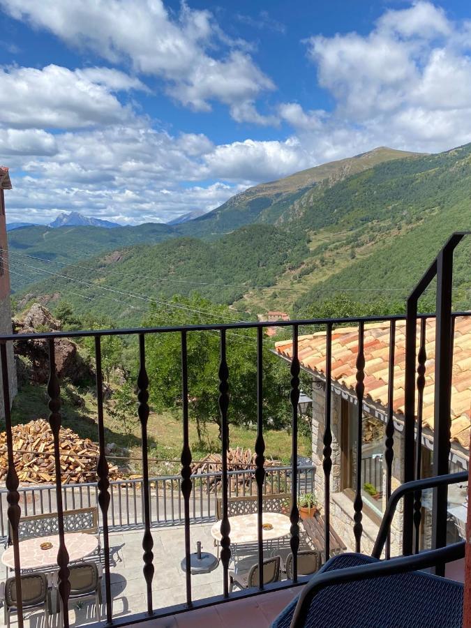 Hostal Alt Llobregat Castellar De N'Hug Exteriör bild