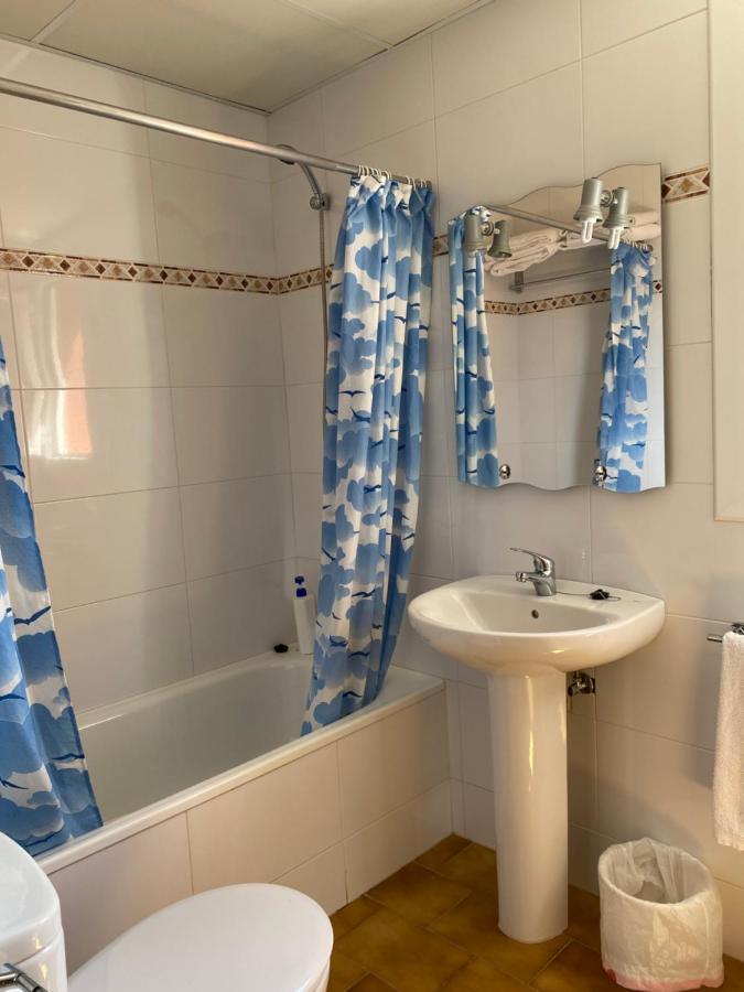 Hostal Alt Llobregat Castellar De N'Hug Exteriör bild