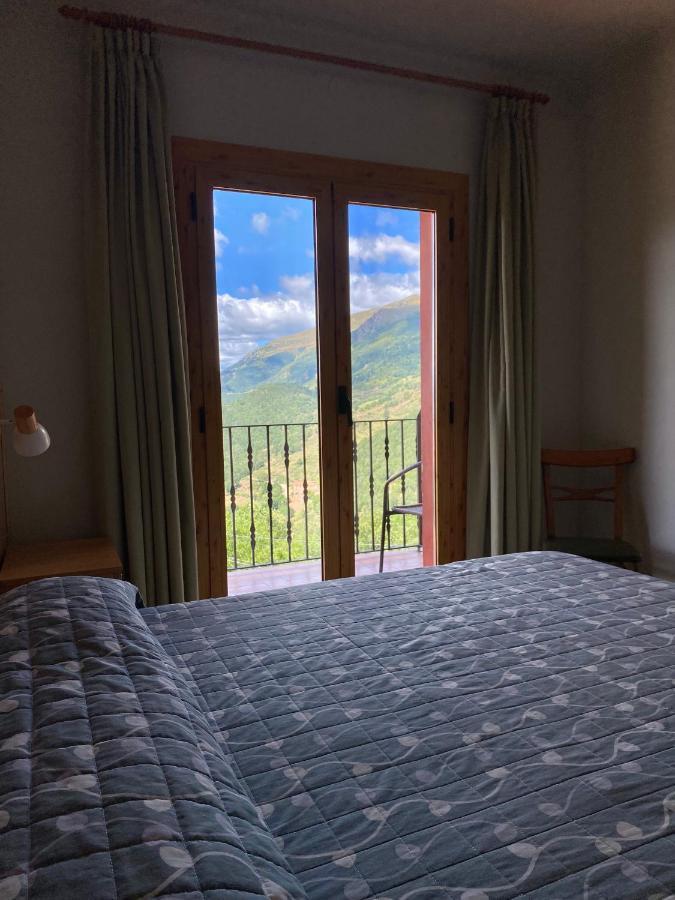 Hostal Alt Llobregat Castellar De N'Hug Exteriör bild