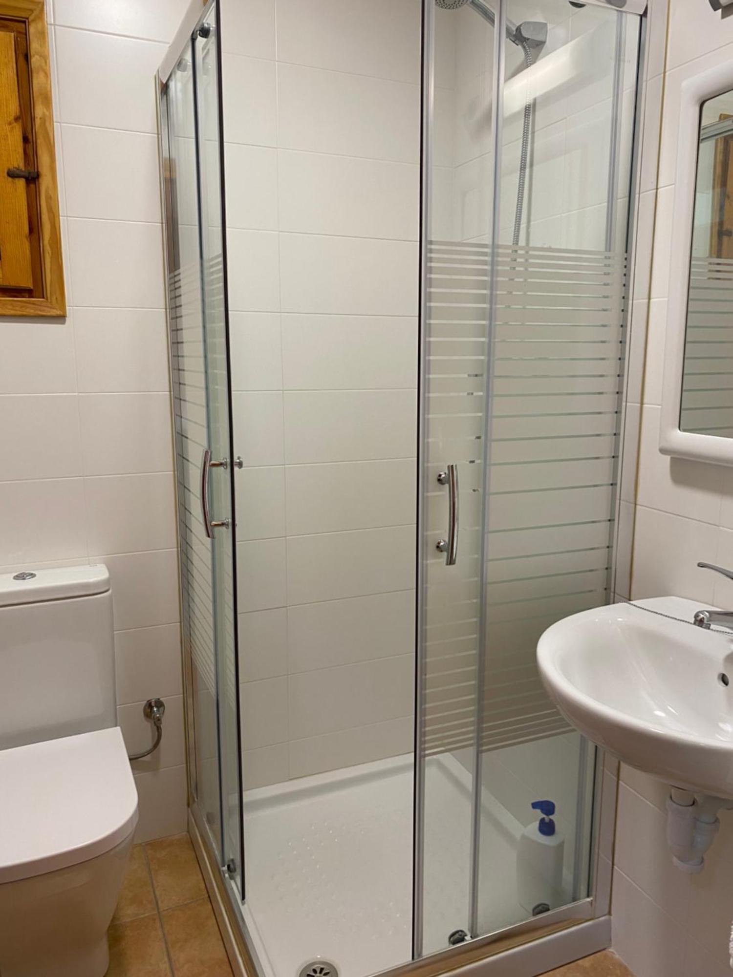 Hostal Alt Llobregat Castellar De N'Hug Exteriör bild